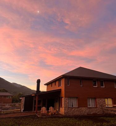 San Carlos de Bariloche House | La Pampita en Villa Arelaquen Casa M14