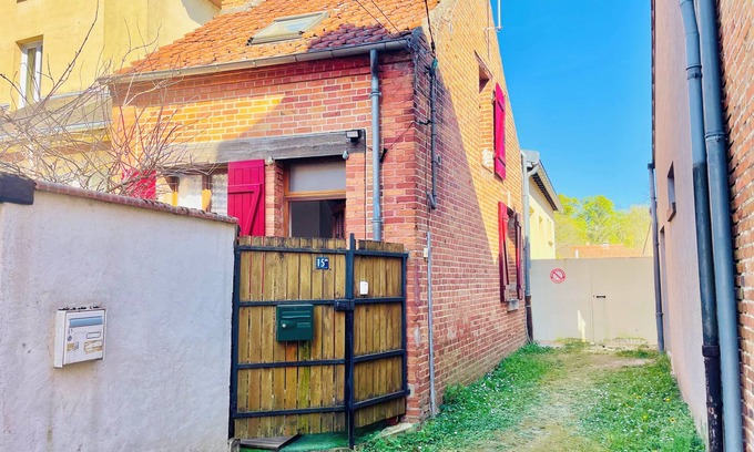 La Ferte-Saint-Aubin House | La Petite Maison Solognote at the foot of the Château