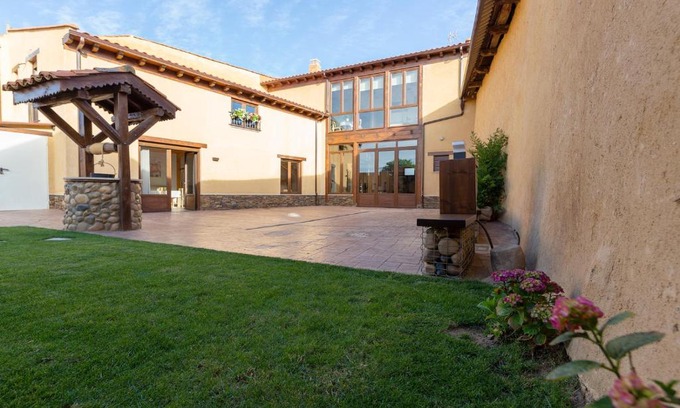 Hospital de Orbigo House | La Rosaleda León - Casa Rural -