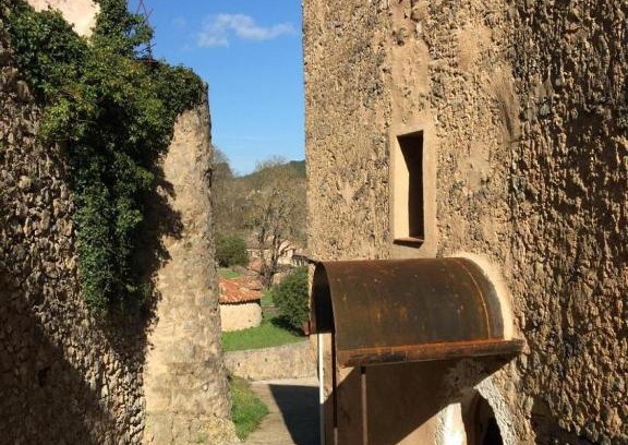 Entrecasteaux House | La tourelle aux hirondelles