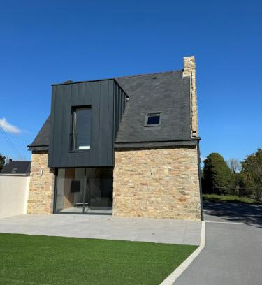 Plougoumelen House | Lacave