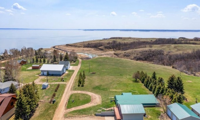 McLean County Cabin | Lake cabin in Garrison Creek (lake Sakakawea