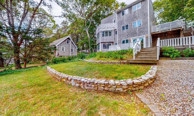 West Hyannisport House | Lake Elizabeth Terrace