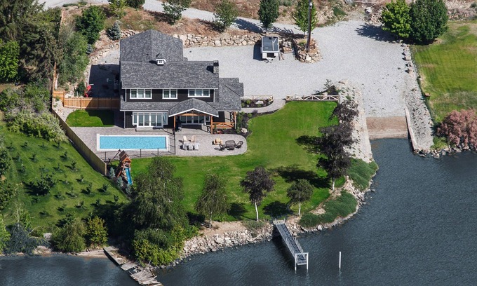 Orondo House | Lake Entiat Waterfront - Private Pool, Hot Tub, Boat Launch, Dock - sleeps 16