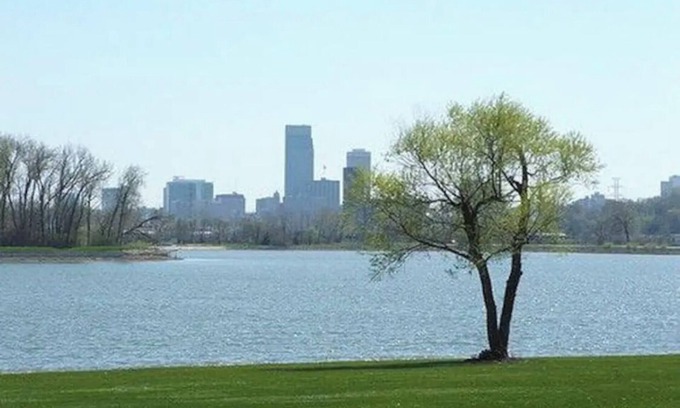 Carter Lake House | Lake front home 3 miles from Downtown Omaha! Pet Friendly!