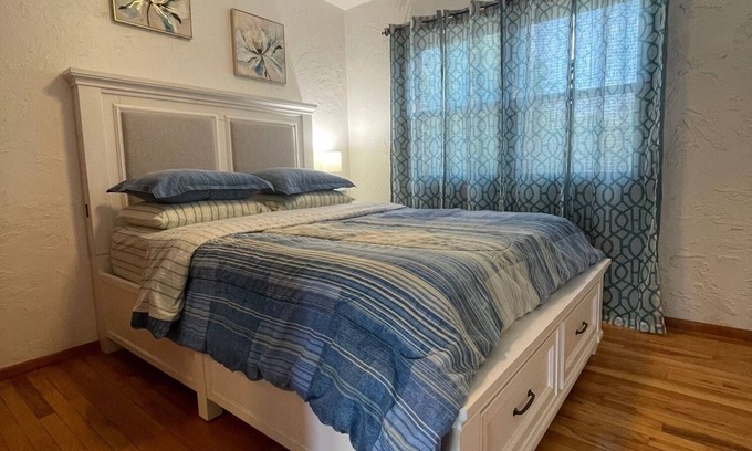 Browns Lake House | Lake House on Browns Lake. 20 mins to Lake Geneva and 20 mins to Alpine Valley