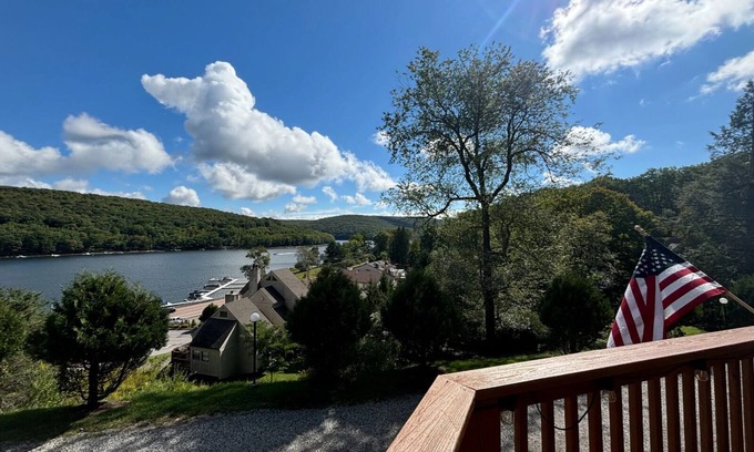 Mountainside Condo | Lake Loft at Deep Creek Lake