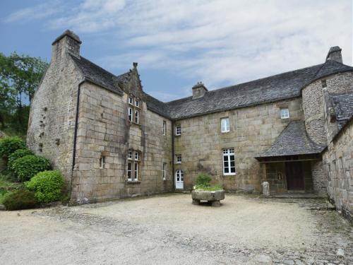 Plourin-les-Morlaix House | Lake Mansion in Plourin-lès-Morlaix
