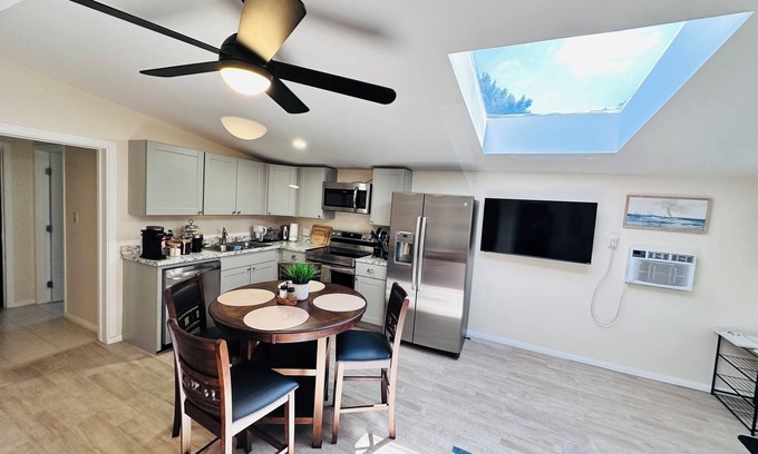 San Carlos Apartment | Lake Murray 3BR Retreat with AC and Skylight