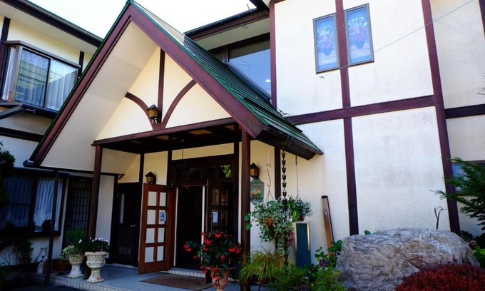 Oshino Hotel | Lake Oshino