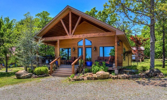 Texanna House | Lake View Cabin -Lake access is 5 min