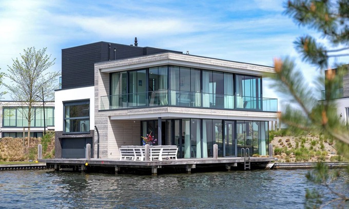 Arnemuiden Villa | Lake villa with dock on the Veerse Meer - 8 persons - WPW-22