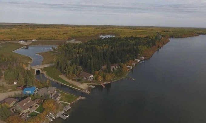 Loon Lake House | Lakefront Cabins for Rent, with private marina - Cabin 8