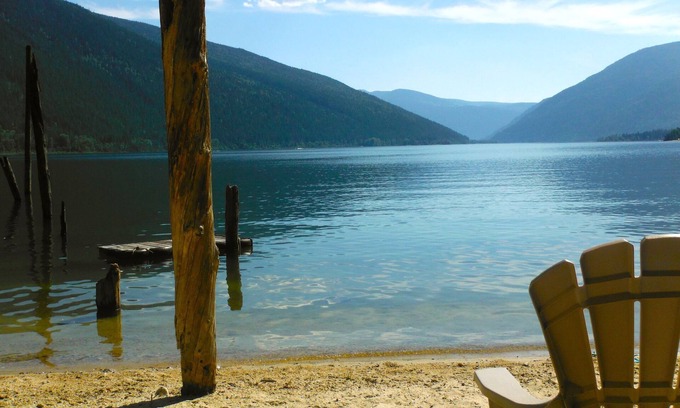 Nelson Cottage | Lakefront Cottage With Secluded Beach