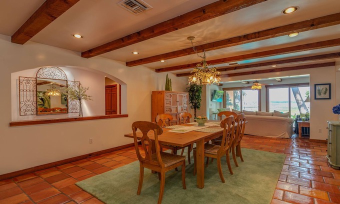 Putnam Hall House | Lakefront Sunsets & Designer Interiors