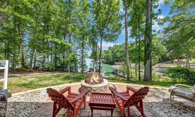 Huddleston House | Lakefront with private dock, & Fire pit
