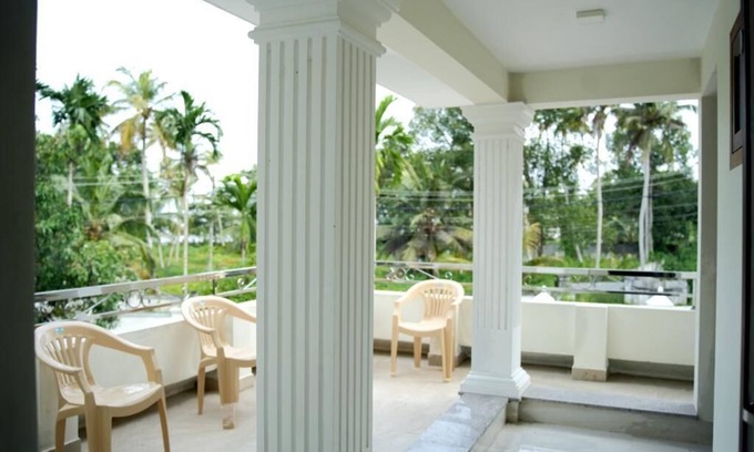Thanneermukkom Villa | Lakeshore Premier Serviced Villa - Professionally serviced, near Vembanad Lake!
