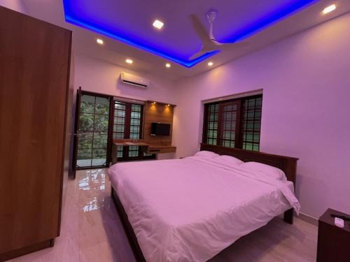 Thanneermukkom Villa | Lakeshore Premier Serviced Villa