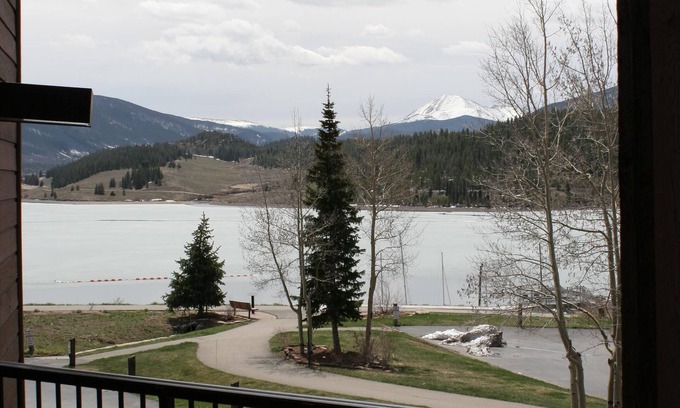 Dillon Condo | Lakeside condo on spectacular Lake Dillon