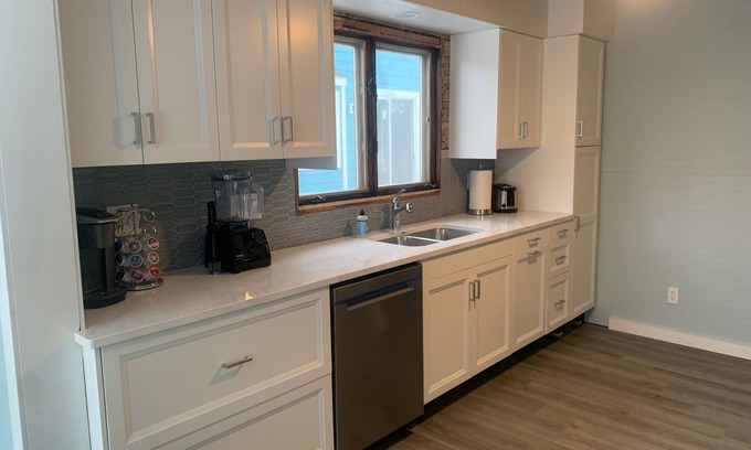 Forest Lake Cabin | Lakeside Home with Lovely Views