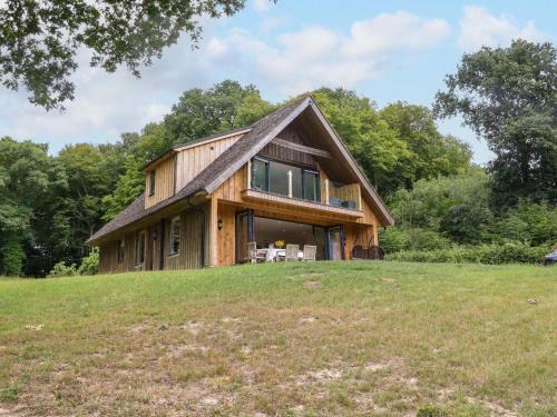 Stonegate House | Lakeside Lodge