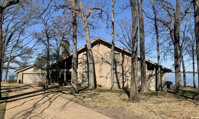 Tool House | Lakeside Paradise at Cedar Creek Lake