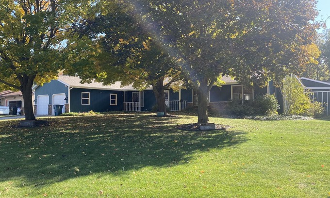 Macatawa Apartment | Laketown Landing of Laketown Township, Holland, West Michigan