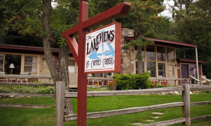 Lake Township Apartment | Lakeview Apartment #2 at Chimney Corners Resort