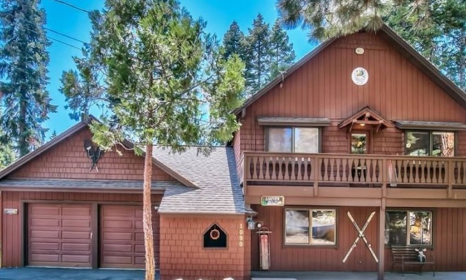 Kings Beach Cabin | Lakeview Chalet-5bd,2ba, Hot Tub, Pool Table, 3-nt discount, North Lake Tahoe