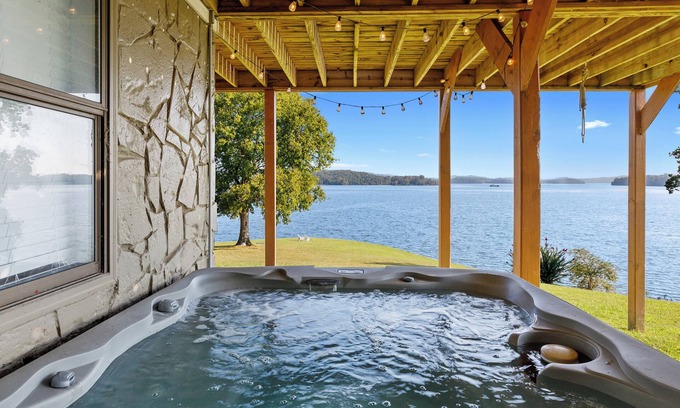 Spring City House | Lakin' It Easy | Private Boat Ramp, Sleeps 14!