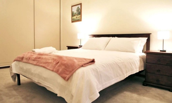 Ararat House | LAM001 · Cosy California Bungalow in Ararat, Grampians