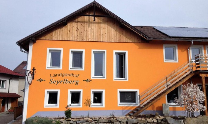 Reichenau im Muehlkreis Hotel | Landgasthof Seyrlberg