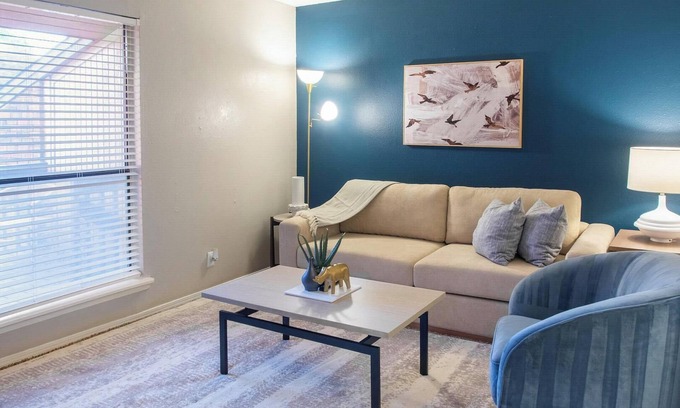 South Tulsa Apartment | Landing at Echo Trail Apartments - 1 Bedroom in.