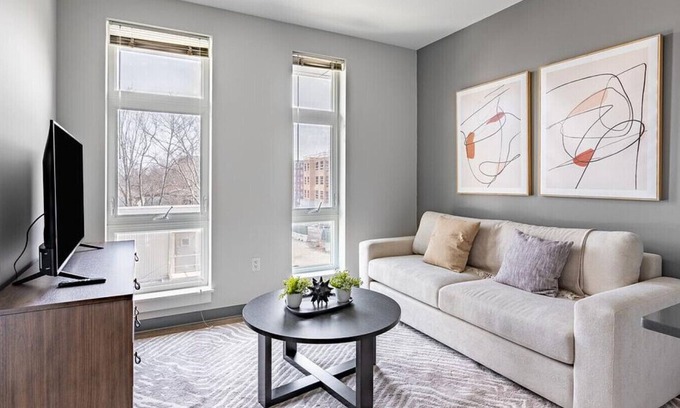 St. Elizabeth's Apartment | Landing at The Overlook at St. Gabriel's - 1 Bedroom in Downtown Brighton