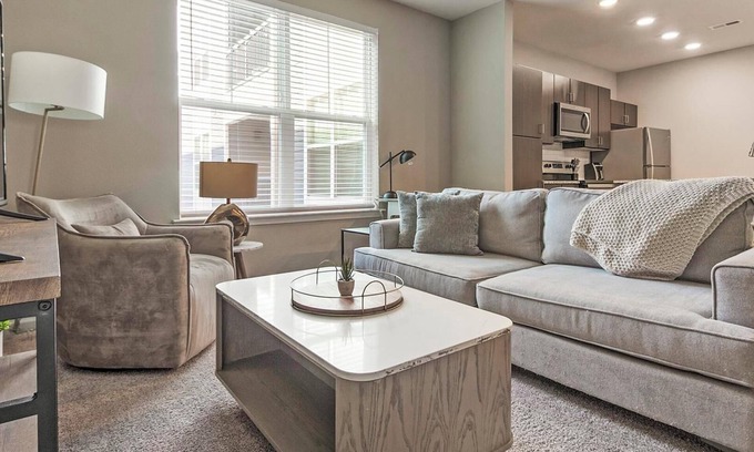 Chesterfield Apartment | Landing at The Parq at Chesterfield - 1 Bedroom.