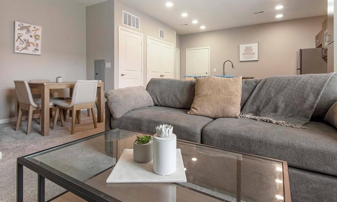 Chesterfield Apartment | Landing at The Parq at Chesterfield - 2 Bedroom.