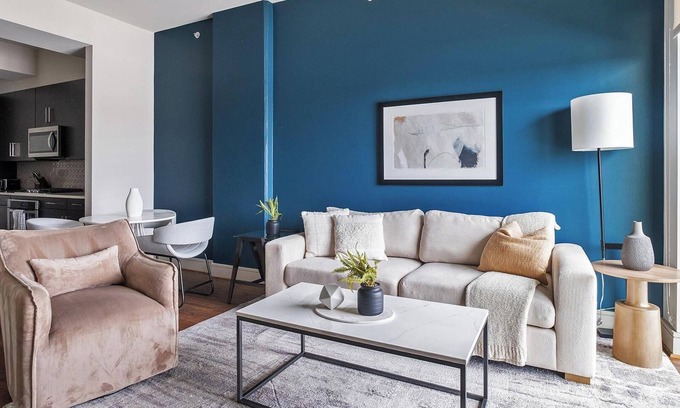 Houston Apartment | Landing | Modern 1BD, Gym, Tennis Court