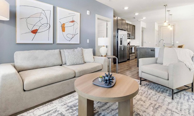 Woodburn Apartment | Landing | Spectacular Studio, Pool, Gym