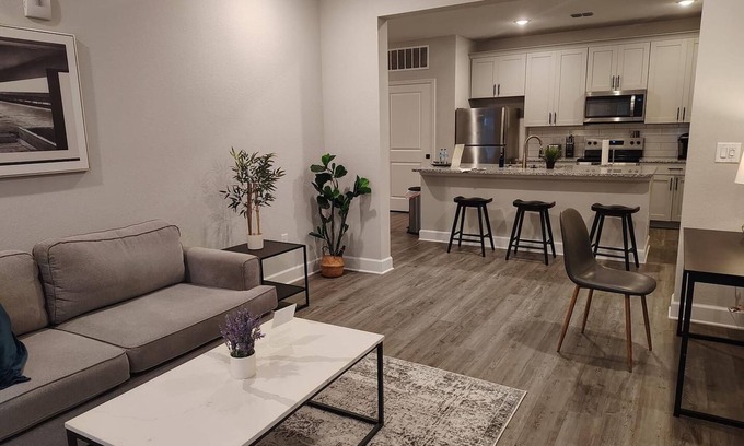 Newberry Apartment | Landing | Stunning 2BD, Pool, Gym