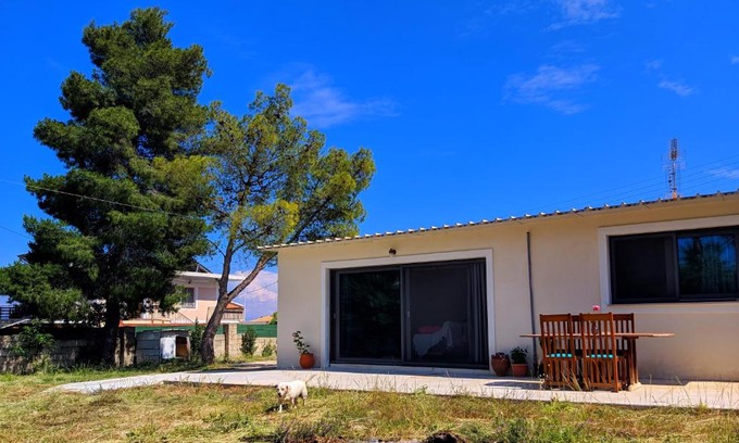 Pantokratoras Apartment | LANDR House