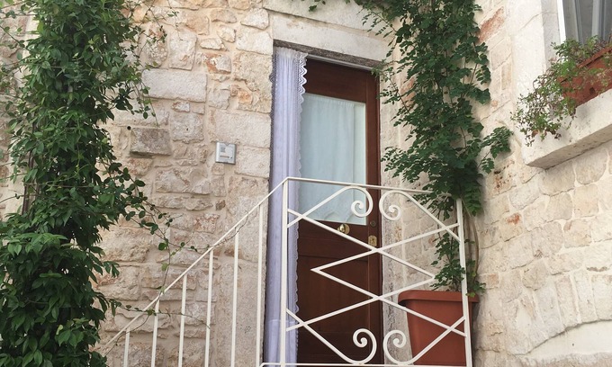 Conversano House | LANOVA-Lovely Stone House Puglia