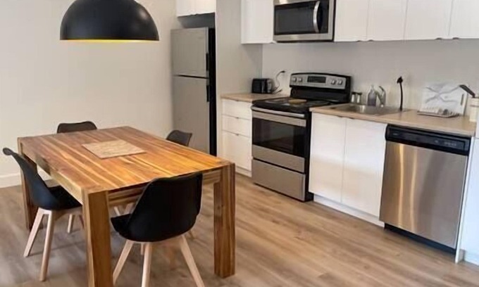 Cite-Universitaire Apartment | Large 2-Bedroom Apartment +