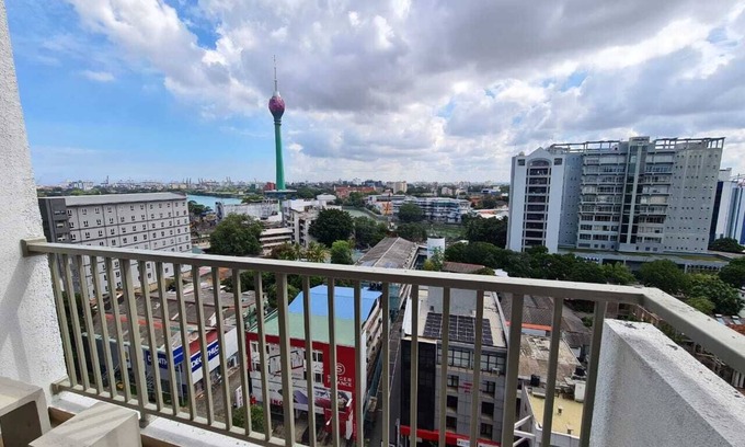 Colombo 02 Apartment | Large and spacious uncluttered bed rooms for comfort