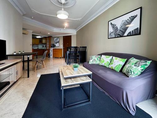 Karet Apartment | Large and Strategic Rasuna Apt 3BR with WiFi &Pool