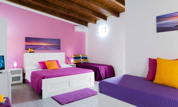 Villa Grazia di Carini Apartment | Large apartment with air conditioning, Wi-Fi 3 bedrooms 3 bathrooms sleeps 11