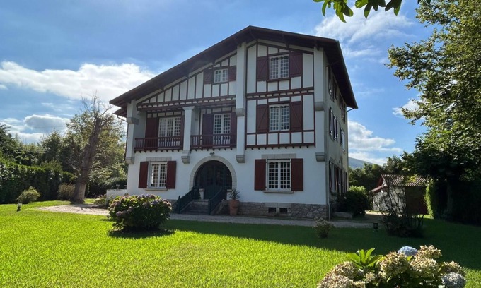 Sare House | Large Basque-style villa. Exceptional view of the village of Sare La Rhune