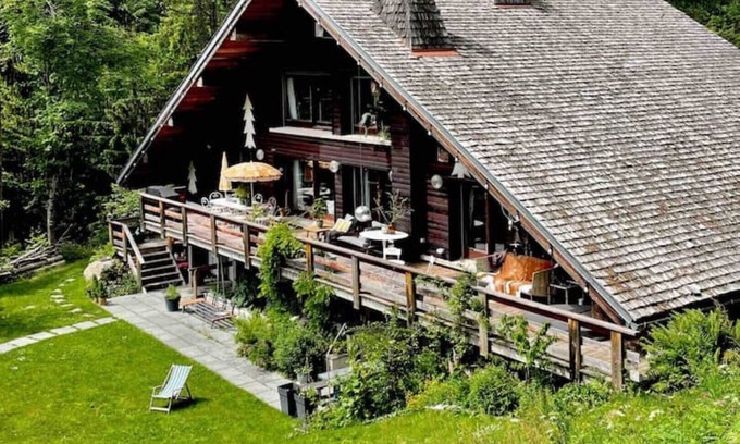 Le Lavancher Ski Chalet | Large chalet, peaceful setting ideal for Cham adventures, Flégère & Grand Montet