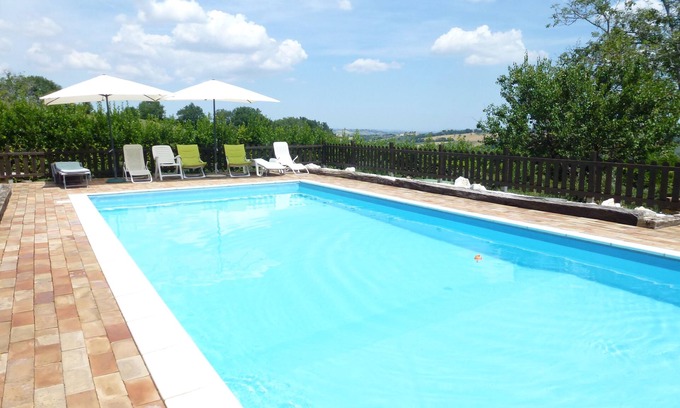 Colmurano Villa | Large child friendly garden country accommodation With pool,warm Italian Welcome
