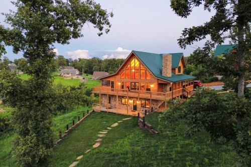 Gilbertsville House | Large Deck and Shared Dock Cabin on Kentucky Lake!