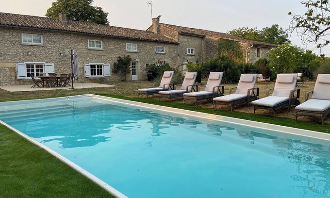 Puisseguin House | Large family home with swimming pool for 10 people